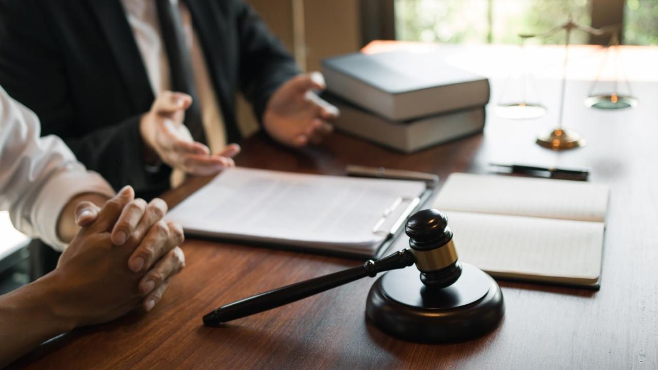 מהם הגורמים המרכזיים בבחירת עורך דין מומלץ לגירושין?